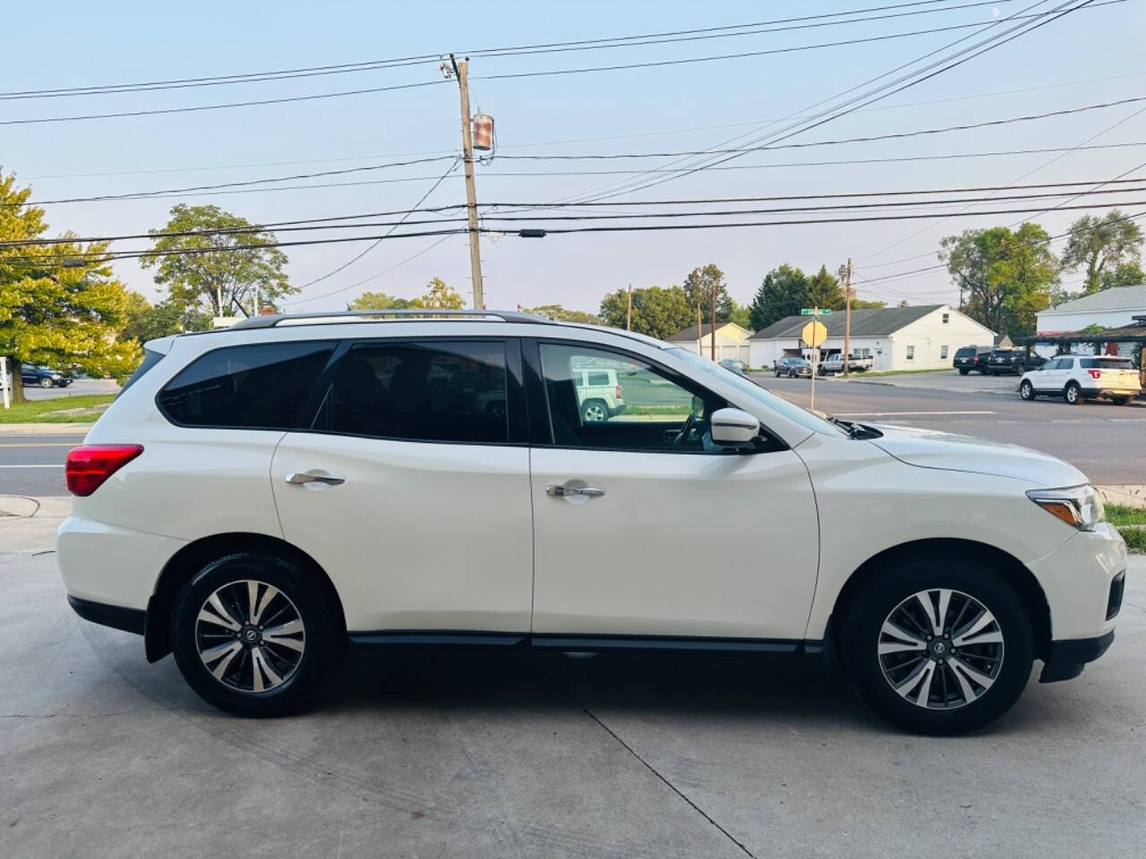 2017 Nissan Pathfinder for sale at American Dream Motors in Winchester, VA