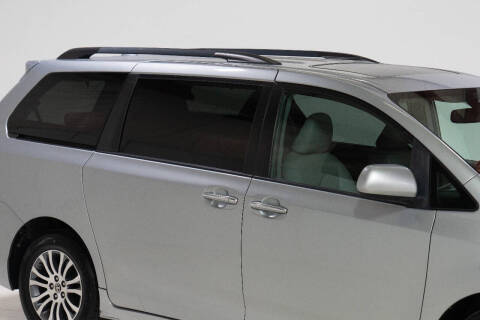 2020 Toyota Sienna XLE Premium 8-Passenger
