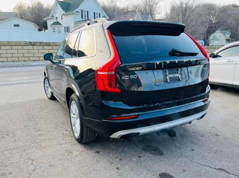2016 Volvo XC90 T6 Momentum