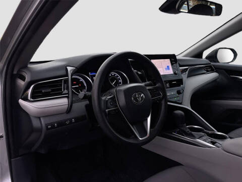 2022 Toyota Camry Hybrid LE