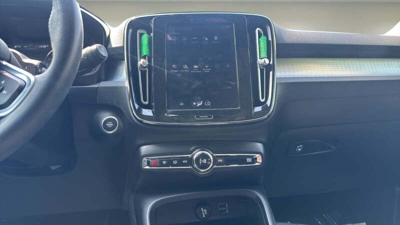 2020 Volvo XC40 T4 Momentum