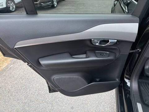 2021 Volvo XC90 T5 Momentum