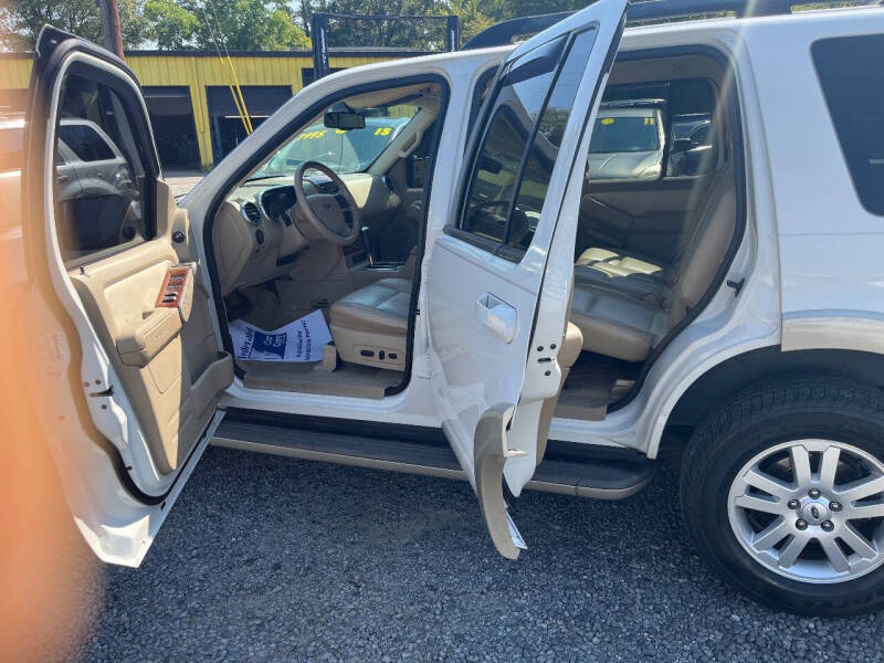 2009 Ford Explorer Eddie Bauer photo 9