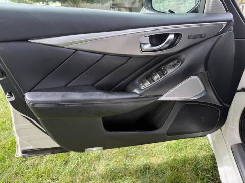 2017 Infiniti Q50 2.0T Premium