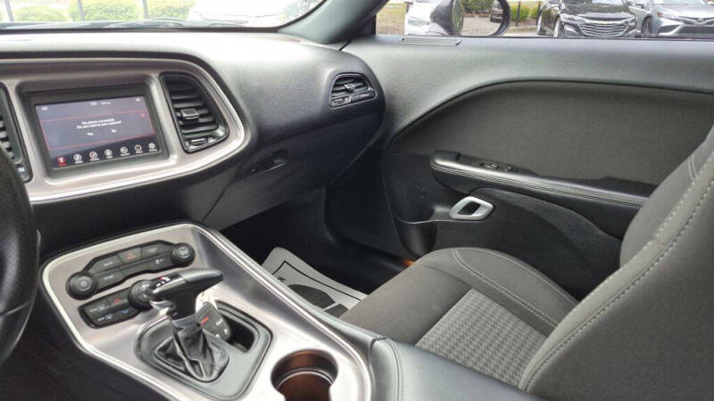 2021 Dodge Challenger SXT