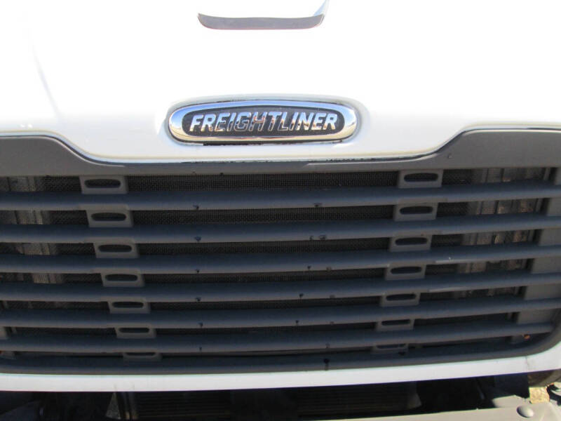 2005 Freightliner Business class M2