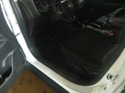 2016 Mitsubishi Outlander SE