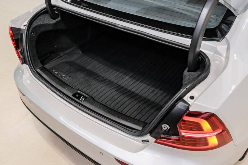 2019 Volvo S60 T5 Momentum