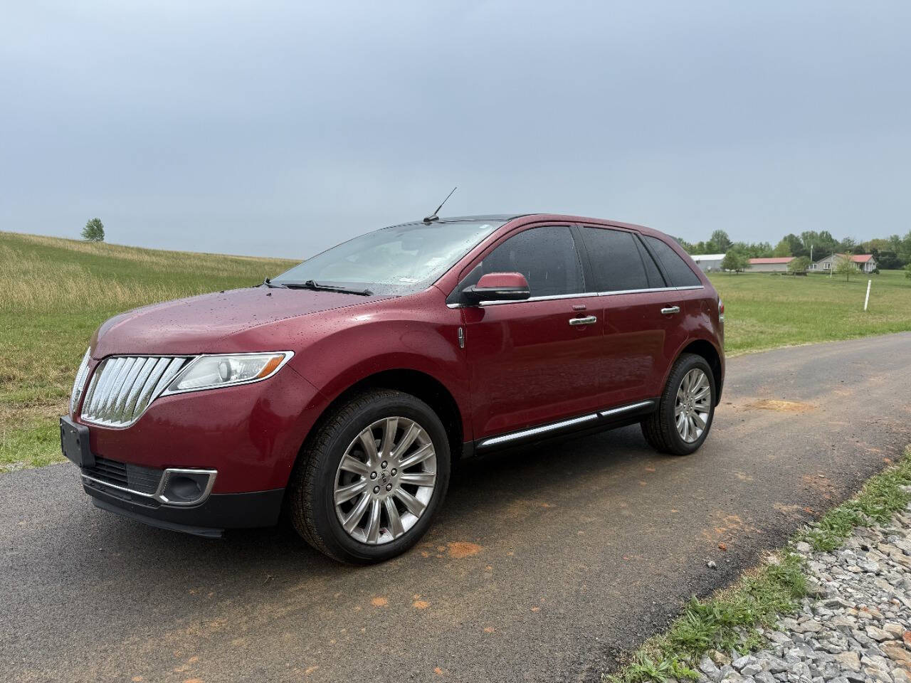 Red 2013 Lincoln MKX Base 4dr SUV 1