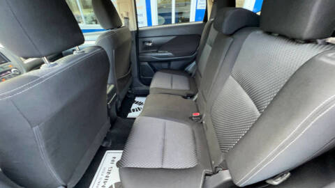 2018 Mitsubishi Outlander ES