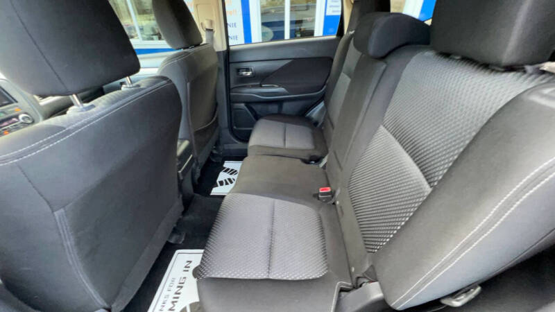 2018 Mitsubishi Outlander ES