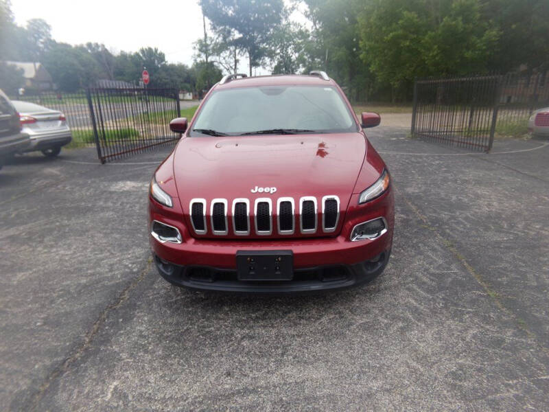 2017 Jeep Cherokee Latitude photo 2