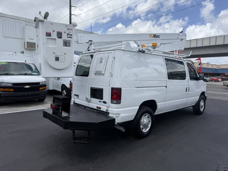 2011 Ford E-Series E-350 SD