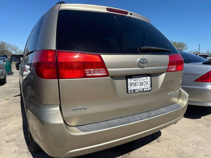 2004 Toyota Sienna
