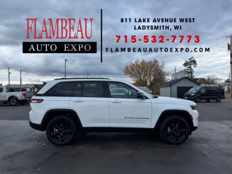 2023 Jeep Grand Cherokee Altitude's photo