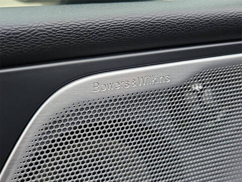 2023 Volvo XC60 B6 Ultimate Dark Theme