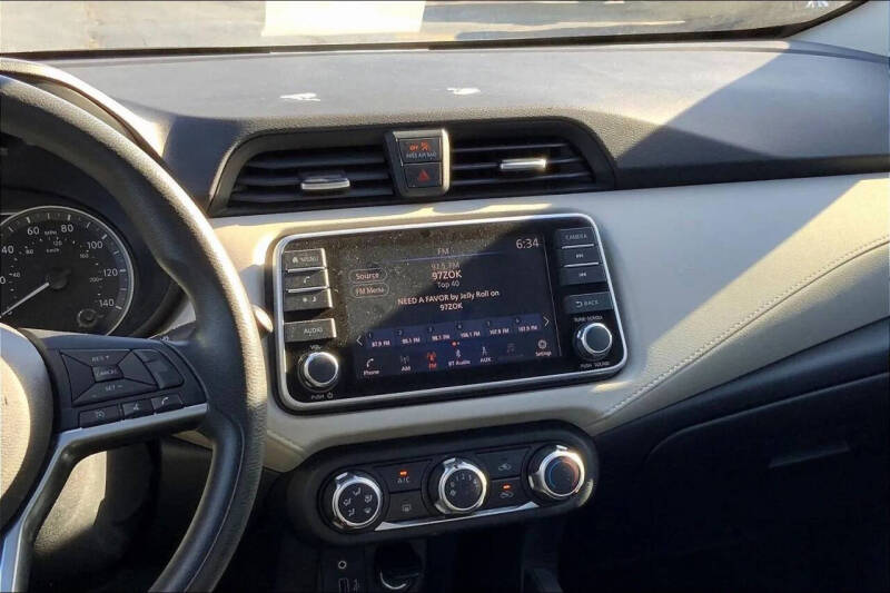 2022 Nissan Versa SV