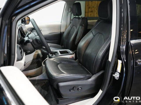 2022 Chrysler Pacifica Hybrid Touring L