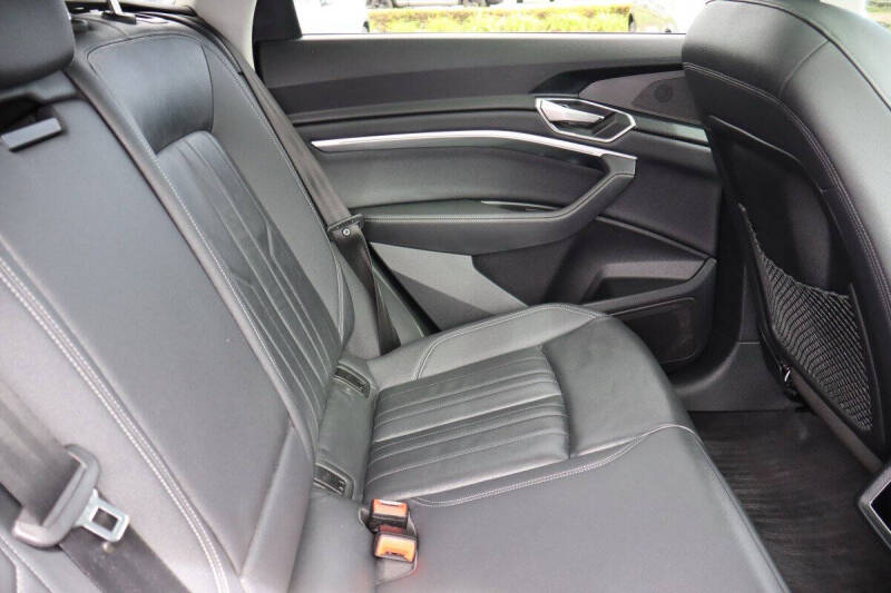 2024 Audi Q8 e-tron quattro Premium Plus