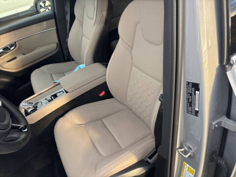 2025 Volvo XC90 B6 Plus Bright Theme 7P