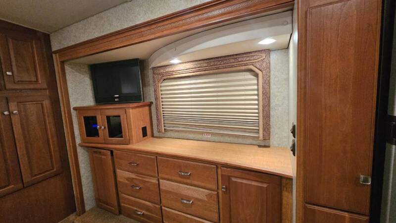 2009 Winnebago Itssca Meridian 34Y