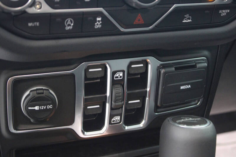 2025 Jeep Gladiator High Tide