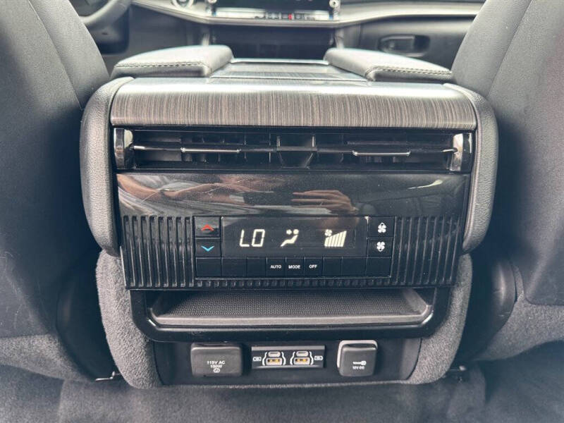 2024 Jeep Wagoneer L