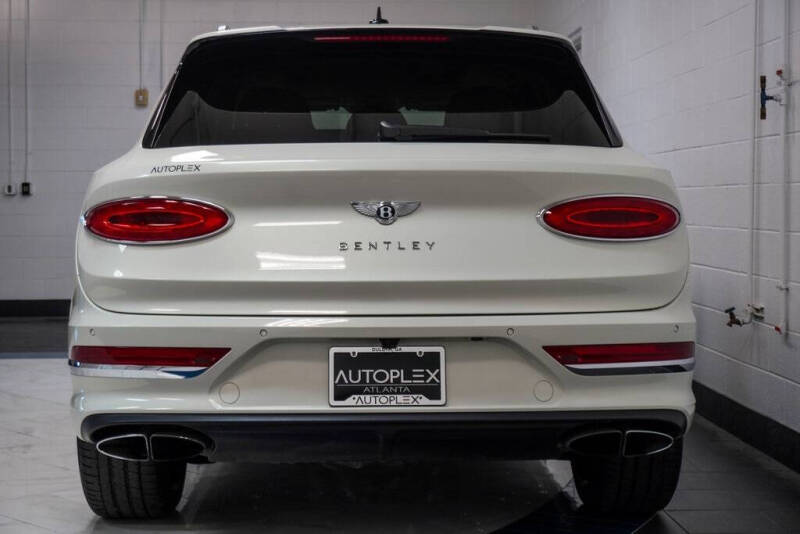 2023 Bentley Bentayga Azure V8