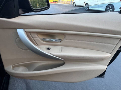 2015 BMW 3 Series 320i