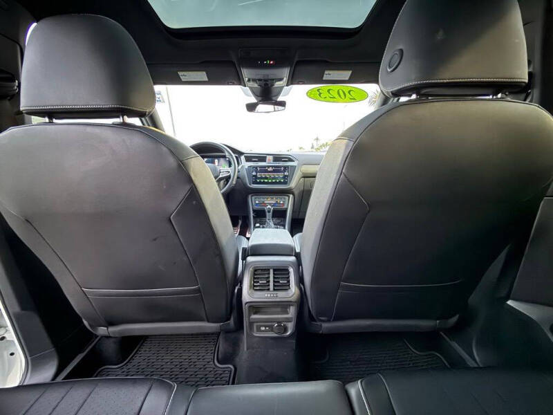 2023 Volkswagen Tiguan SE R-Line Black