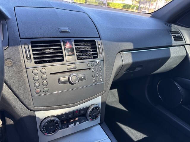 2008 Mercedes-Benz C-Class 27