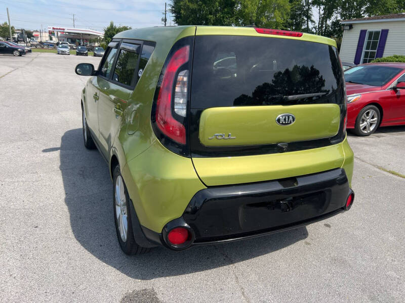 2016 Kia Soul +