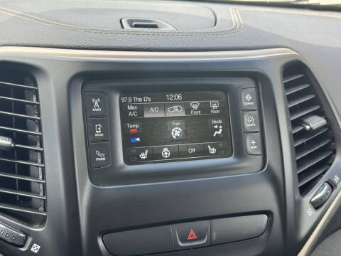 2017 Jeep Cherokee Sport Altitude