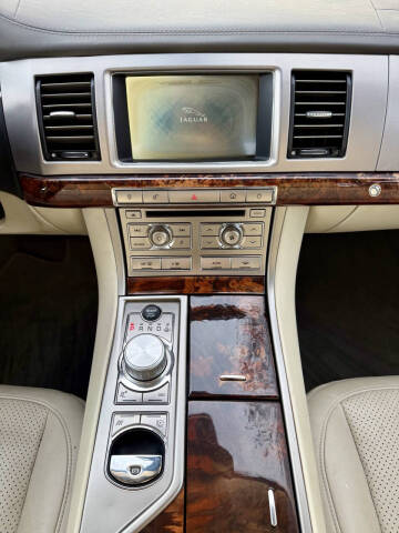 2011 Jaguar XF Premium