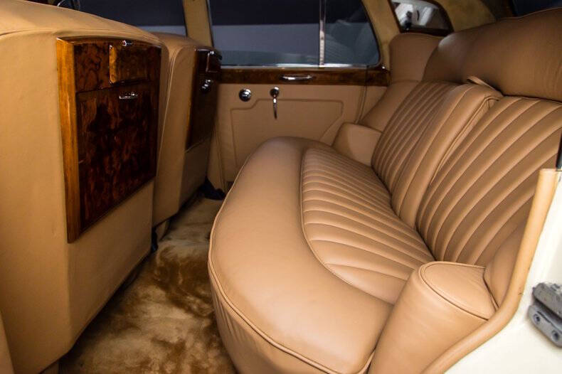 1961 Rolls-Royce SILVER CLOUD LWB