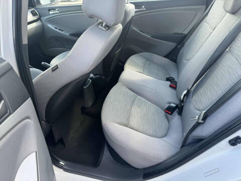 2017 Hyundai Accent Value Edition