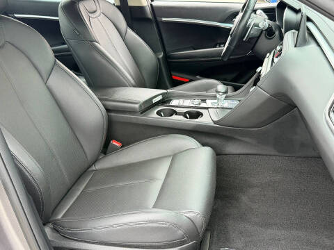 2025 Genesis G70