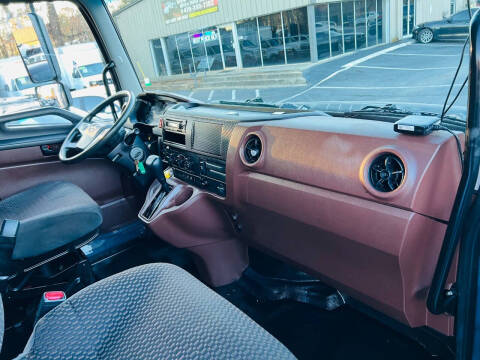 2021 Hino L6