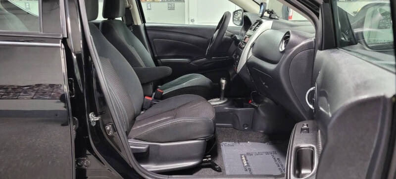 2017 Nissan Versa 1.6 SV