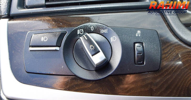 2011 BMW 5 Series 528i