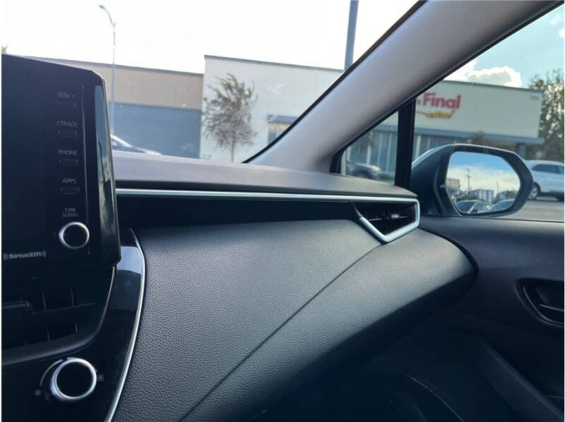 2022 Toyota Corolla LE