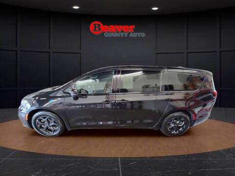 2023 Chrysler Pacifica Plug-In Hybrid Touring L