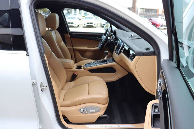 2017 Porsche Macan S