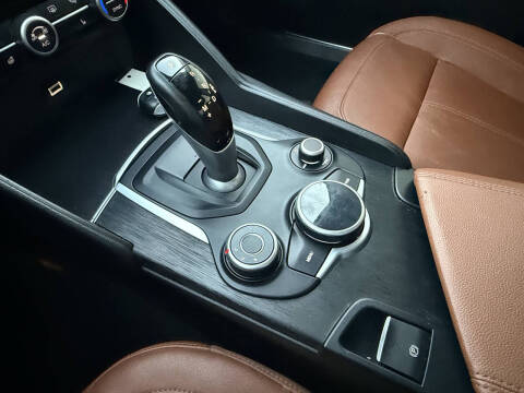 2019 Alfa Romeo Giulia Sport