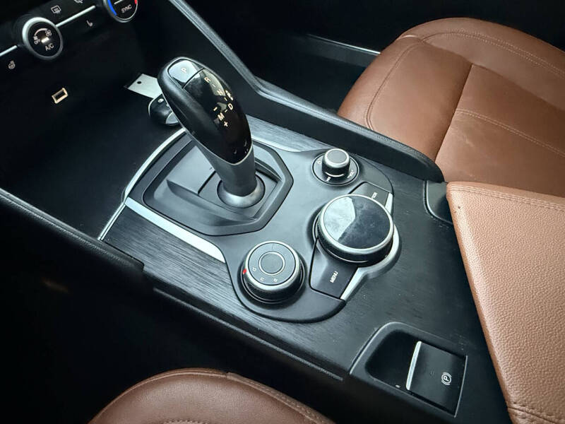 2019 Alfa Romeo Giulia Sport