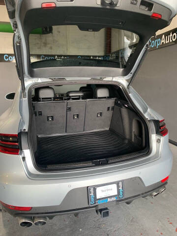 2015 Porsche Macan S
