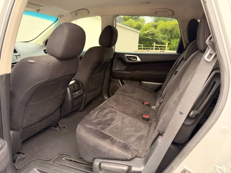 2015 Nissan Pathfinder SV