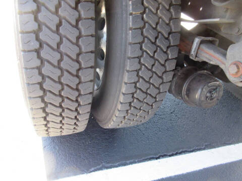 2013 Freightliner M2 106