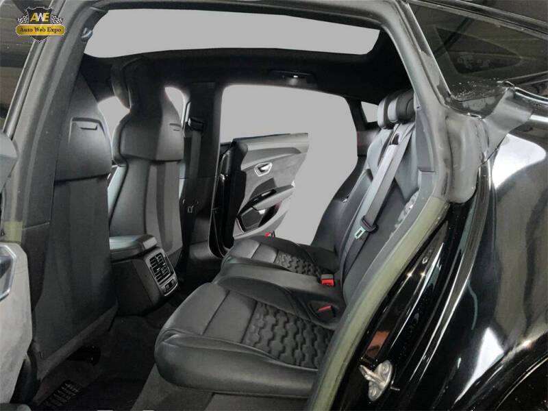 2023 Audi e-tron GT quattro Premium Plus