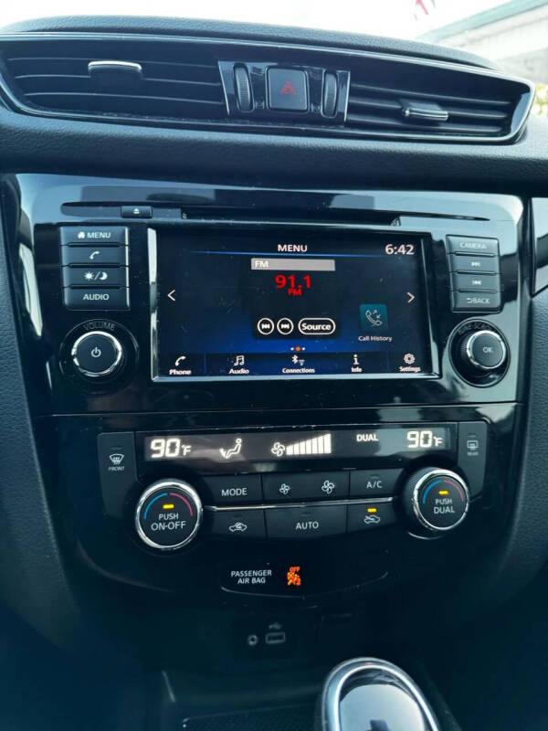 2021 Nissan Rogue Sport SV